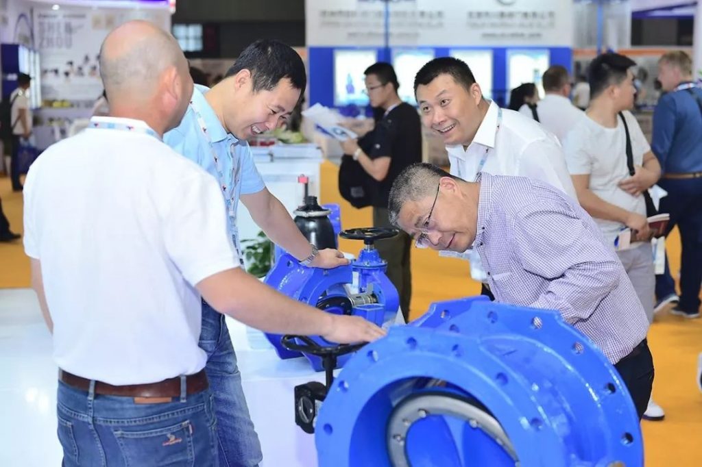 總理帶頭喝“下水道水”，新加坡為何被逼至如此？-