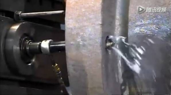 比人還大的大型閥門是怎么制造出來的？-