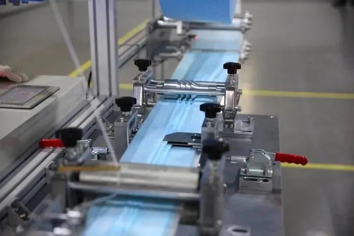 是跨界演繹，還是實(shí)力展現(xiàn)？利歐宣布口罩生產(chǎn)線投產(chǎn)，日產(chǎn)能100萬只-