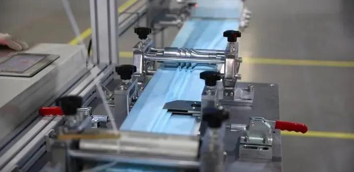 是跨界演繹，還是實(shí)力展現(xiàn)？利歐宣布口罩生產(chǎn)線投產(chǎn)，日產(chǎn)能100萬(wàn)只